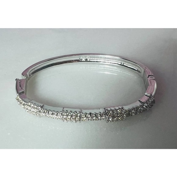 NIB Swarovski signed pave bangle - Picture 6 of 8